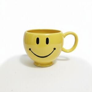 Yellow Smiley Face Coffee Mug